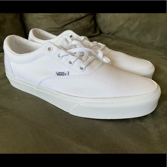 Vans Shoes - UNWORN/BRAND NEW Women’s Size 10 Vans Sneakers